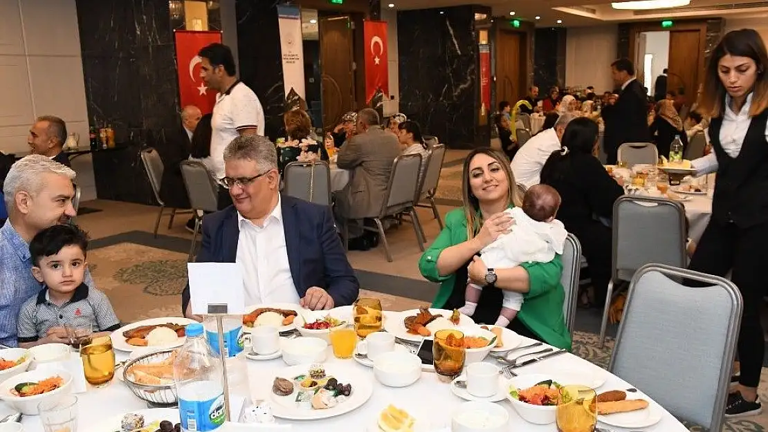 'Koruyucu aileler iftarda buluştu'
