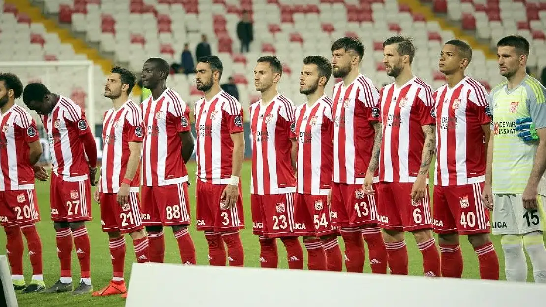 'Sivasspor´da 12 futbolcunun sözleşmesi bitiyor'