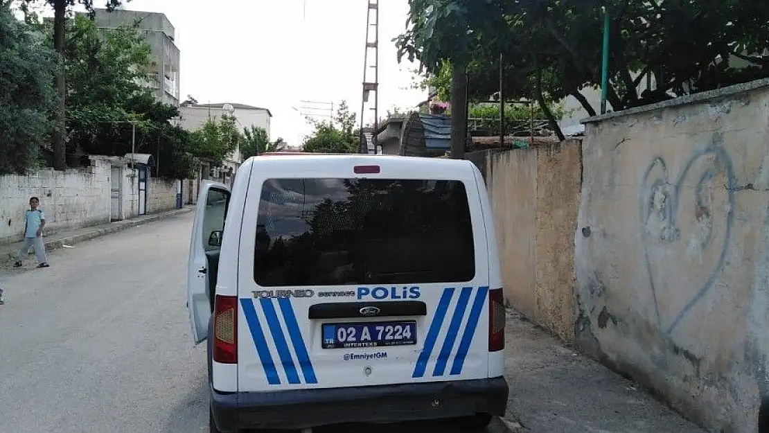 'Asma yaprağı toplarken  korkuluktan düştü'