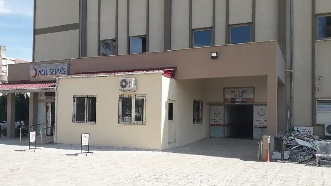 'Düşen odun parçası şahsı yaraladı'