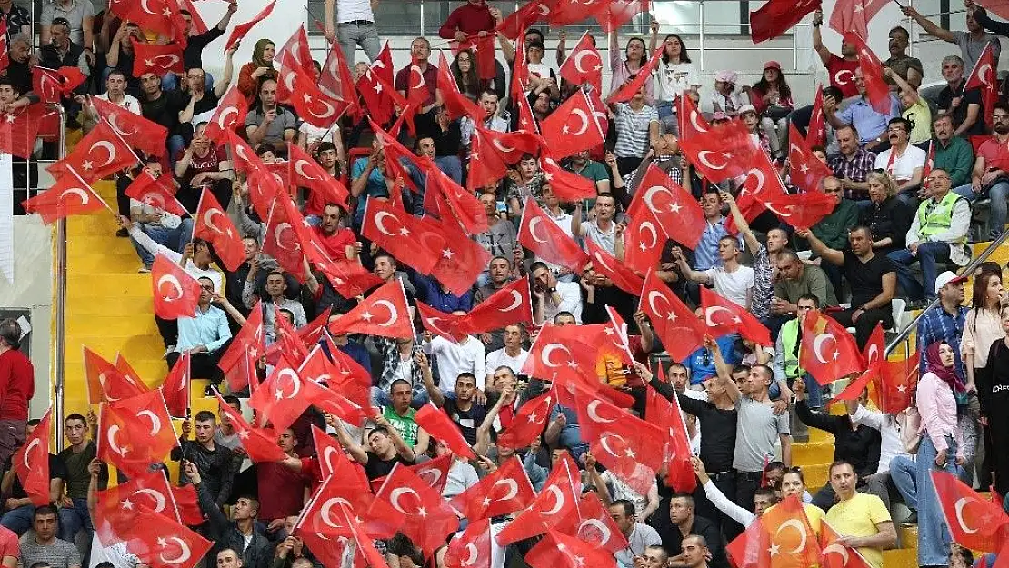 'Milliler, Sivas´ta 3-0 galip geldi'