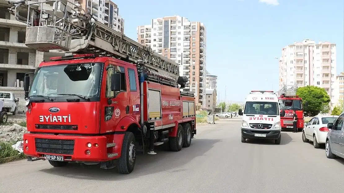 '15 katlı inşaatın çatısında yangın çıktı'