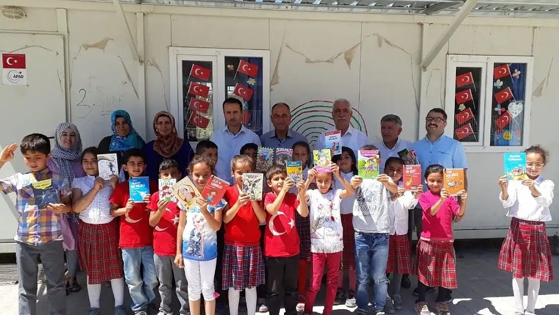 'İstanbul´dan Samsat´a kitap gönderildi'
