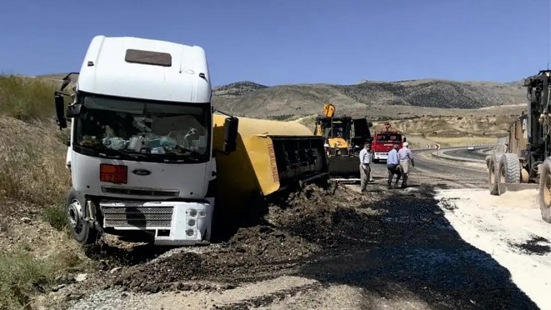 'Kahta´da petrol tankeri devrildi: 1 yaralı'