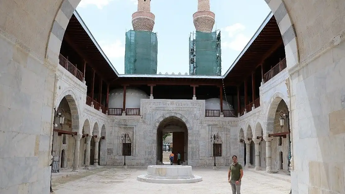 '8 asırlık Gökmedrese 26 yıl sonra kapılarını açtı'