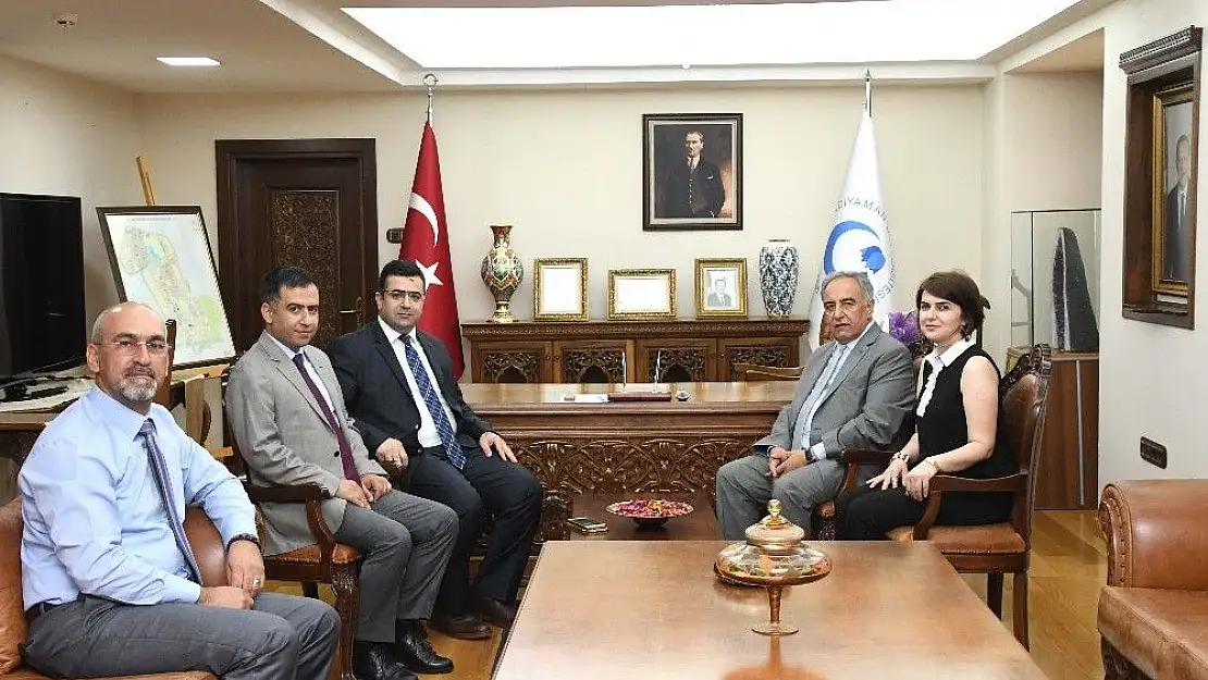 'Cumhuriyet Başsavcısı Çevik´ten Rektör Turgut´a hayırlı olsun'