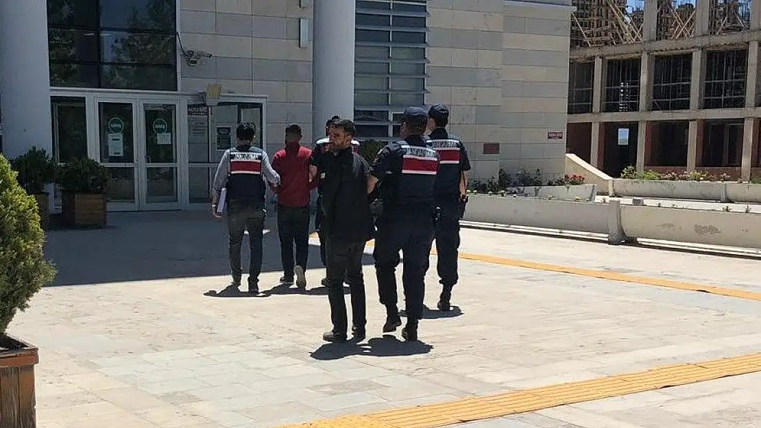 'Kafe ve okulları hedef alan uyuşturucu tacirlerine operasyon: 2 tutuklama'