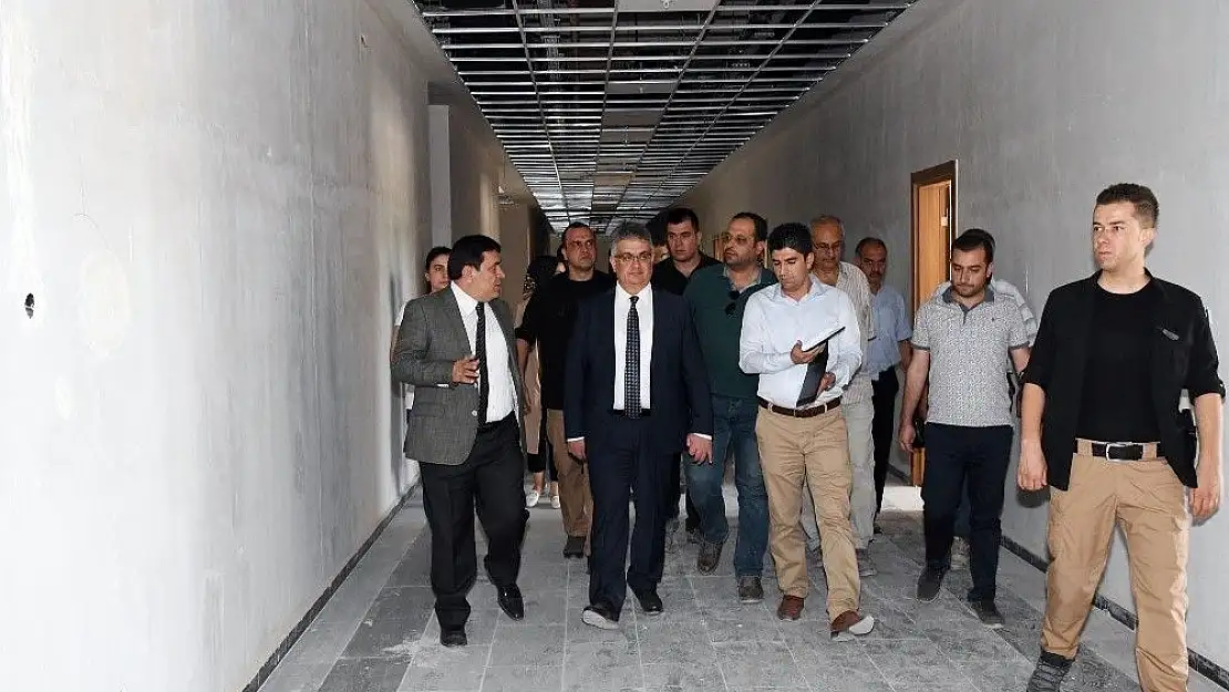 'Vali Pekmez hükümet konağı ve hizmet içi eğitim merkezi inşaatını inceledi'