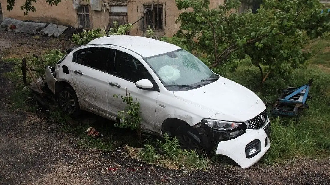 'Elazığ´da iki ayrı kaza: 2 ölü, 3 yaralı'