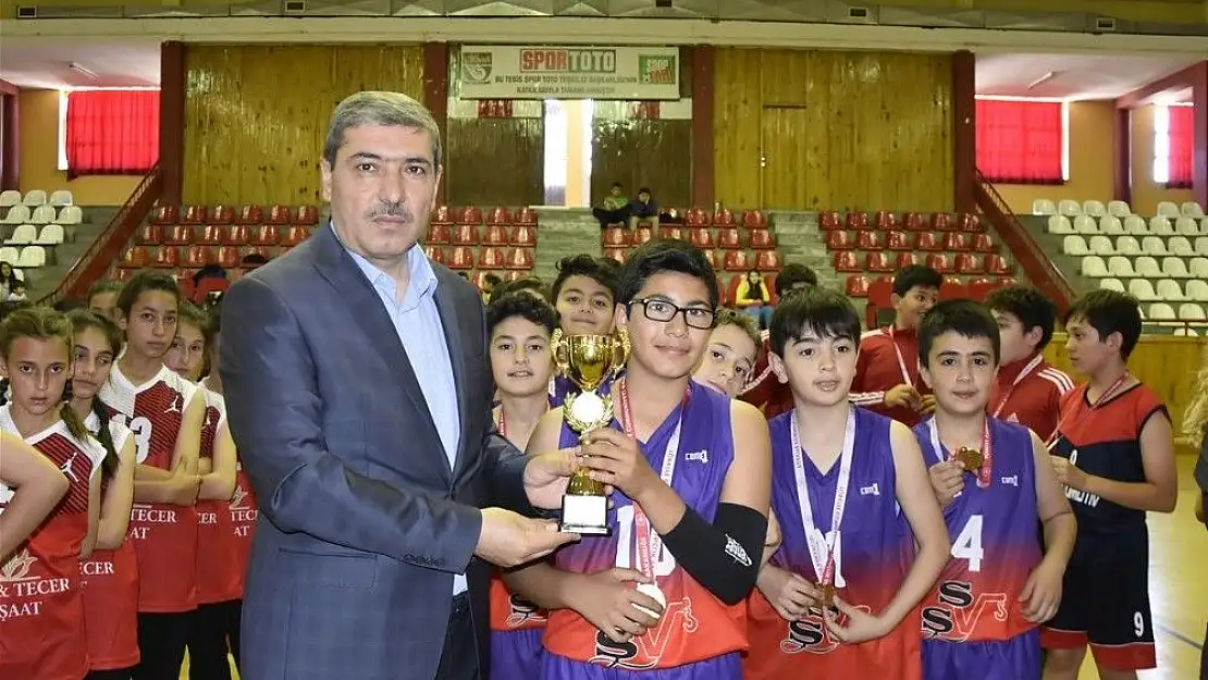 'Okullar arası küçükler basketbolda şampiyonlar belli oldu'