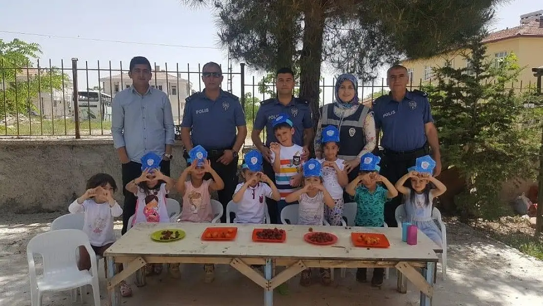 'Minik öğrencilerden emniyete ziyaret'
