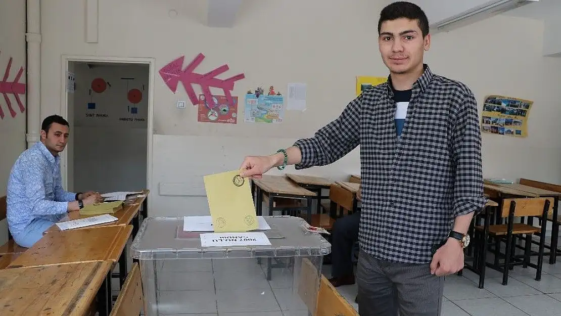 'Sivas´ta dört muhtarlık için yeniden sandığa gidildi'