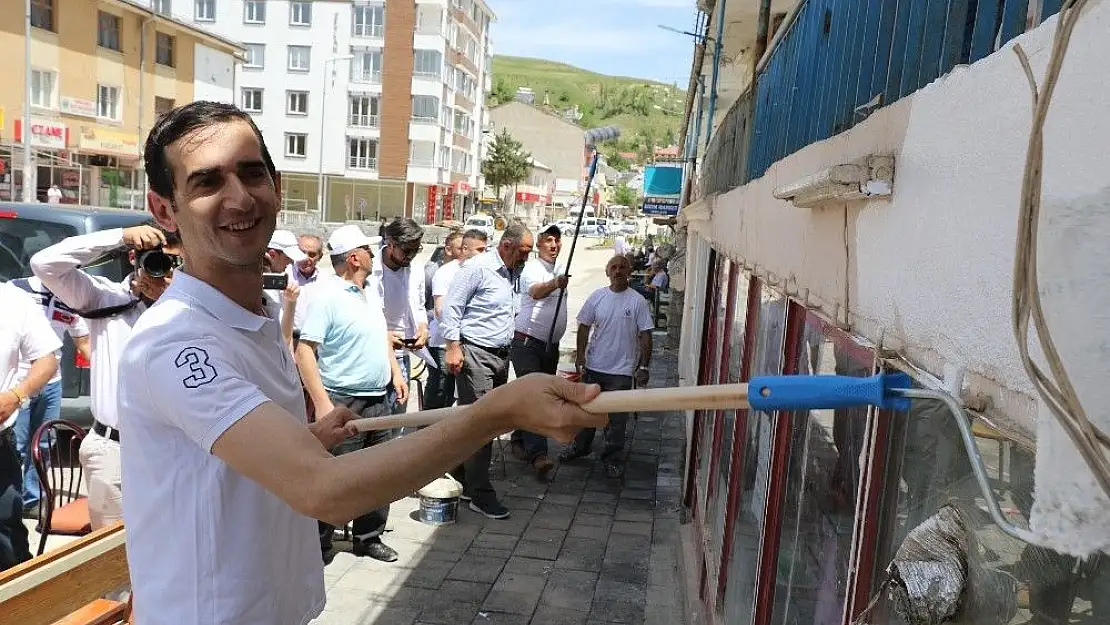 'Tüm ilçeyi beyaza boyayacaklar'