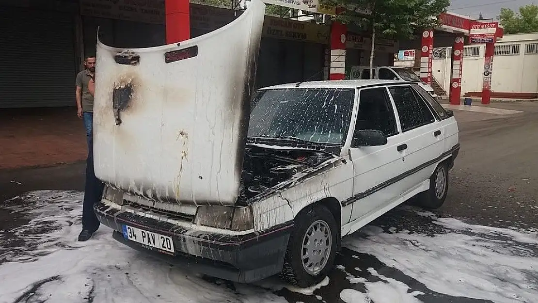 'Seyir halindeki otomobil yandı'