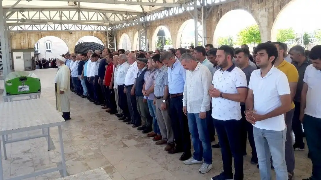 'Ömrünün 40 yılını geçirdiği otobüste son nefesini verdi'