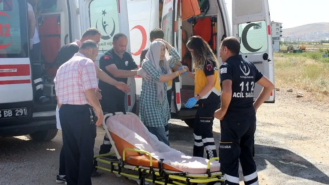 'Elazığ´da trafik kazası: 4´ü çocuk 10 yaralı'