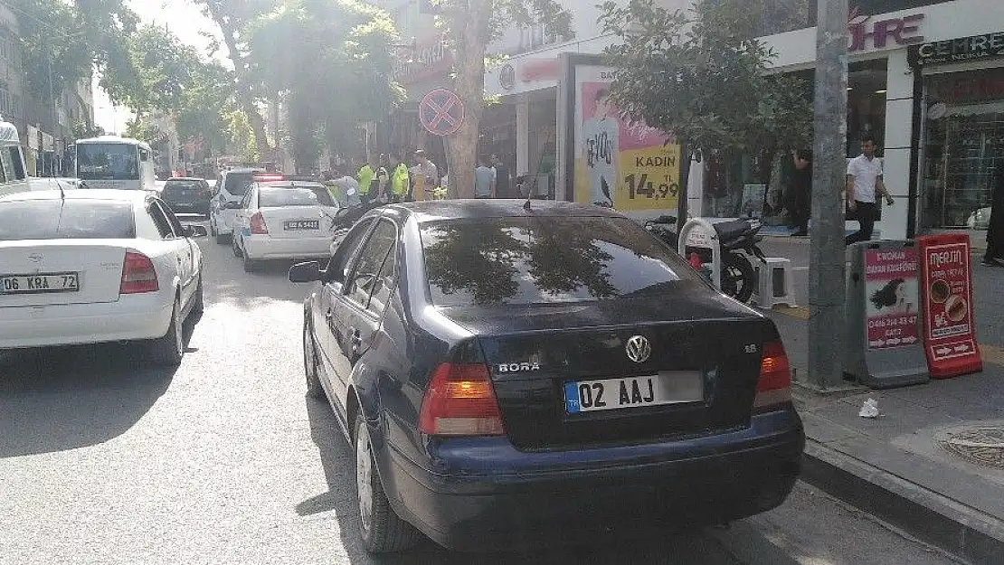 'Trafik polisleri uyarı levhasına aldırış etmeyenleri affetmedi'