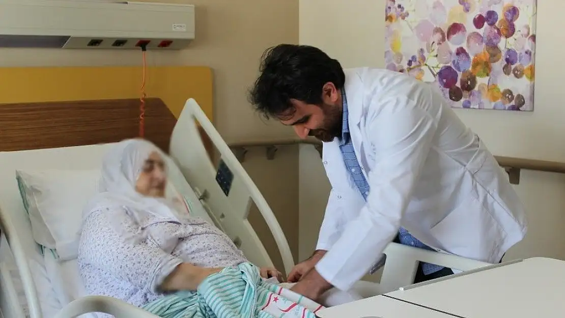 '70 yaşındaki hasta, tümör protezi operasyonu ile sağlığına kavuştu'