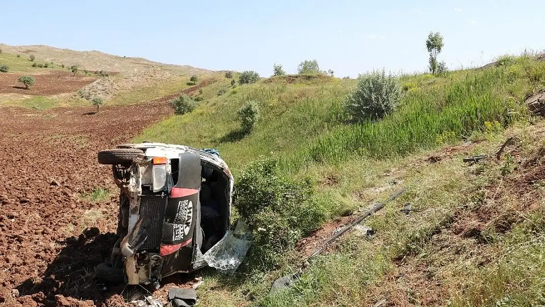 'Düğün dönüşü kaza: 2´si bebek 16 yaralı'