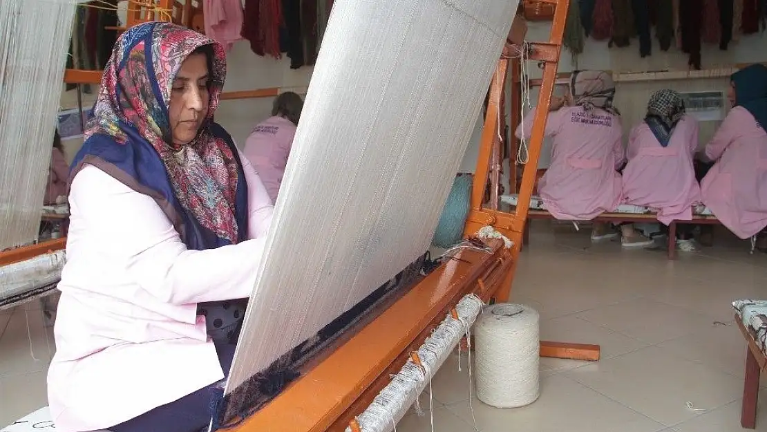 'Halı dokumak, hastalığına terapi oldu'