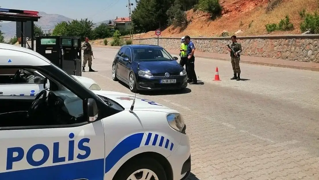 'Tut polisinin trafik uygulamaları devam ediyor'