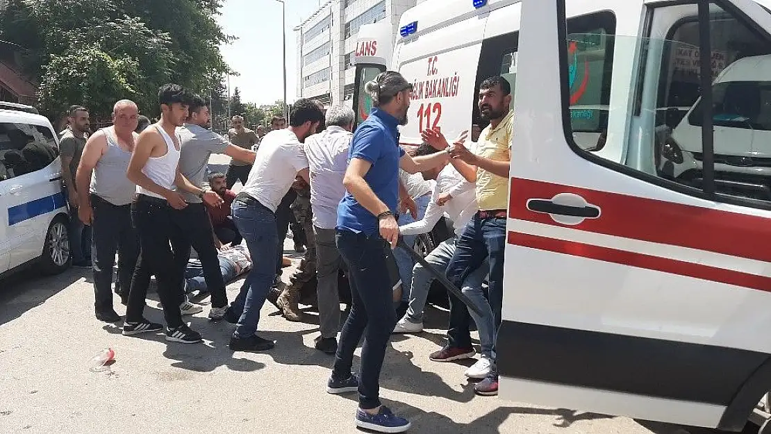 'Adliye çıkışında ortalık savaş alanına döndü'