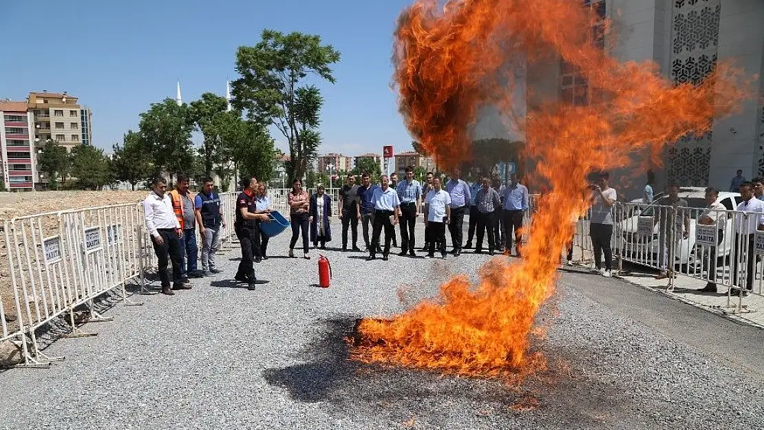 'Battalgazi Belediye personeline yangın söndürme eğitimi verildi'