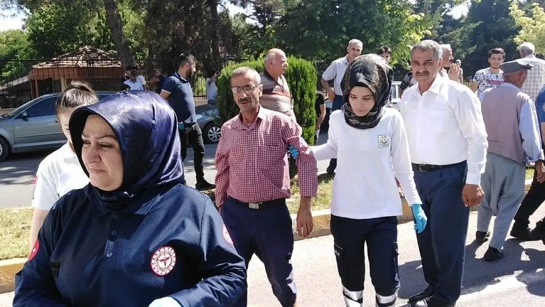 'Önüne otomobili sürükledi: 1 Yaralı'