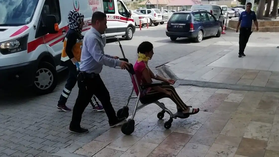 'Adıyaman´da iki otomobil çarpıştı: 4 yaralı'