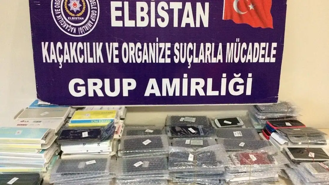 'Araçtan 80 bin liralık kaçak cep telefonu ekranı çıktı'