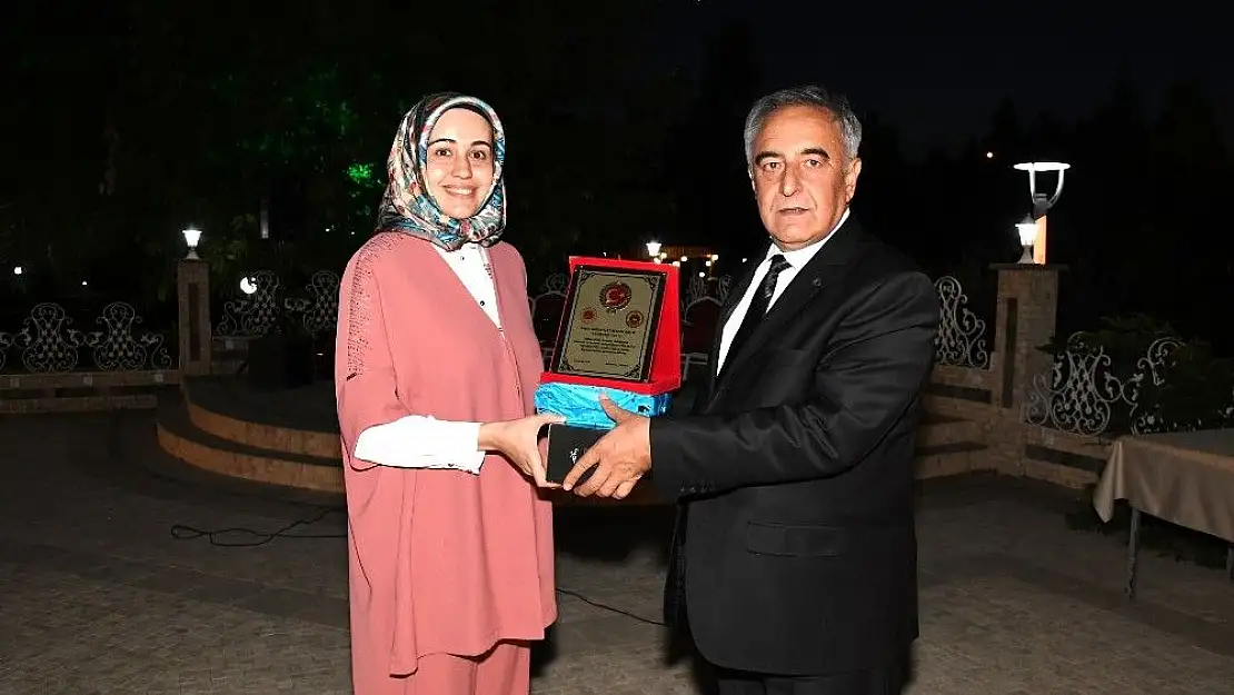 'Tayini çıkan hakim ve savcılara veda yemeği'