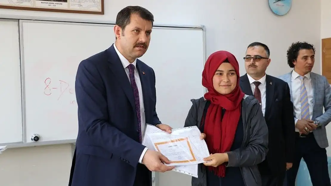 'Vali, sosyal medyada kendisini zirveye taşıyan yazı için özür bekliyor'