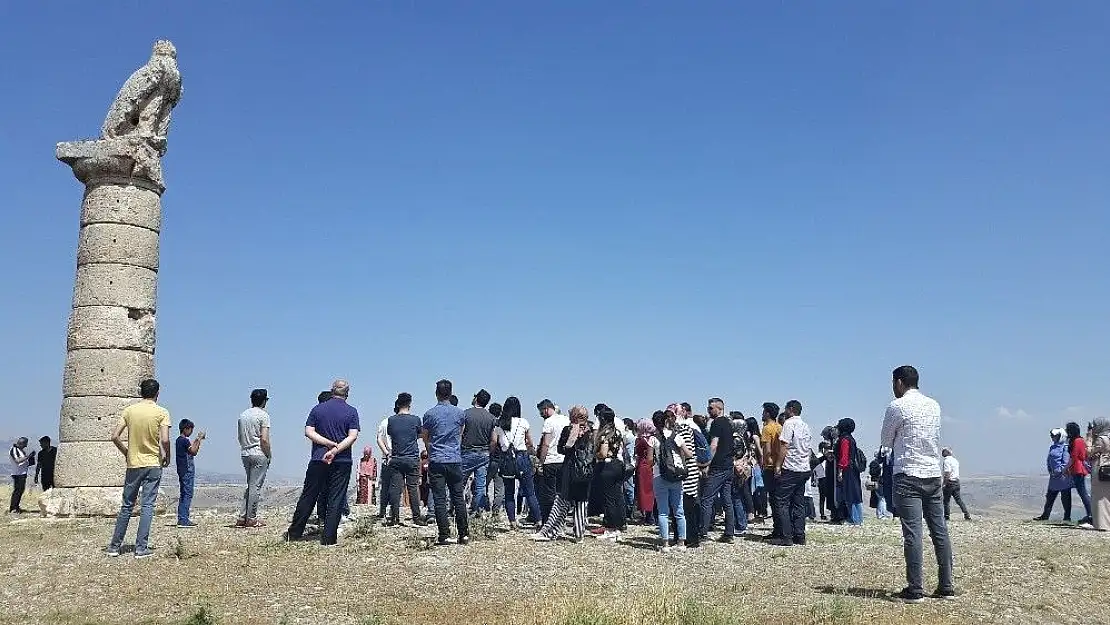 'Aday öğretmenler Adıyaman´ın tarihi ve kültürel yerlerini gezdi'