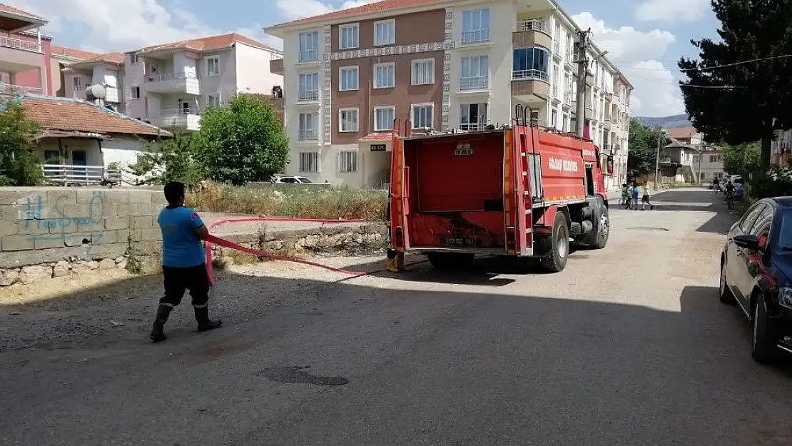 'Gölbaşı ilçesinde otluk alanda çıkan yangın söndürüldü'