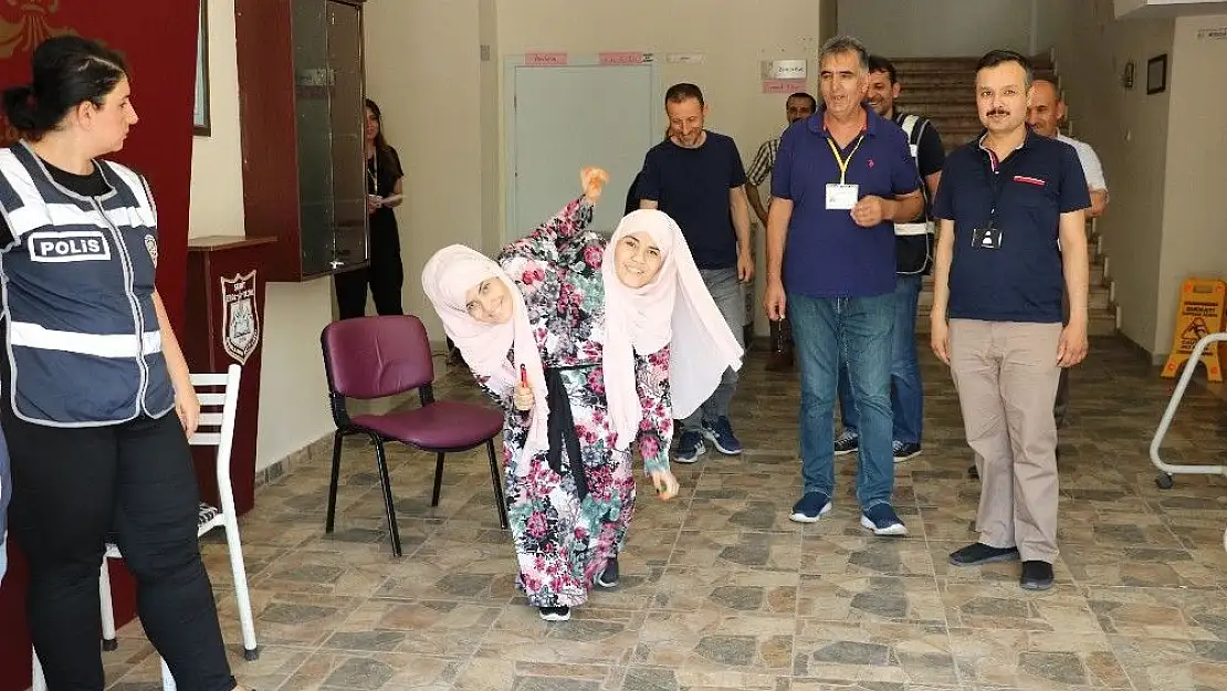 'Siyam ikizleri: ''Sınavlarımız iyi geçti'''