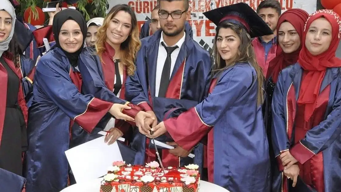 'Gürün´de mezuniyet coşkusu'