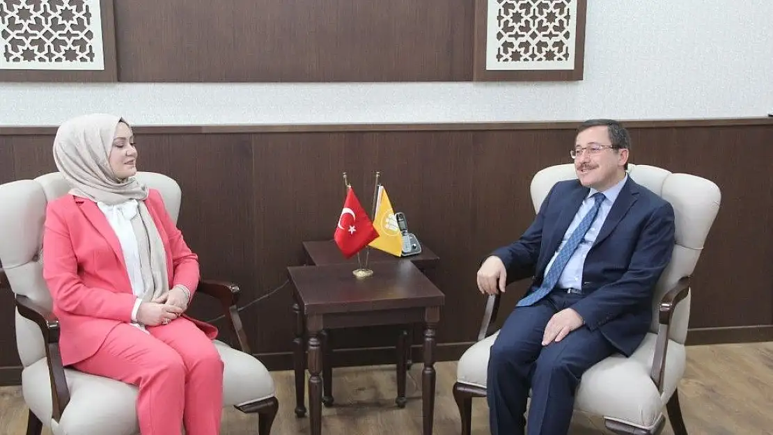 'MİAD kadın kollarından Rektörü Kızılay´a ziyaret'