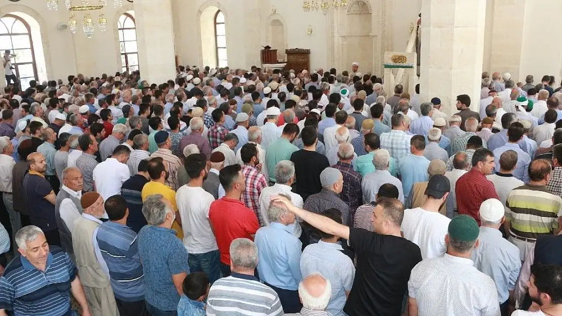 'Muhammed Mursi için gıyabi cenaze namazı'