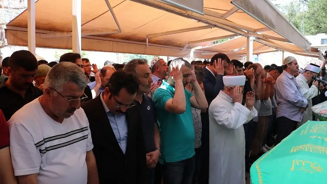 'Mursi için Sivas´ta gıyabi cenaze namazı'