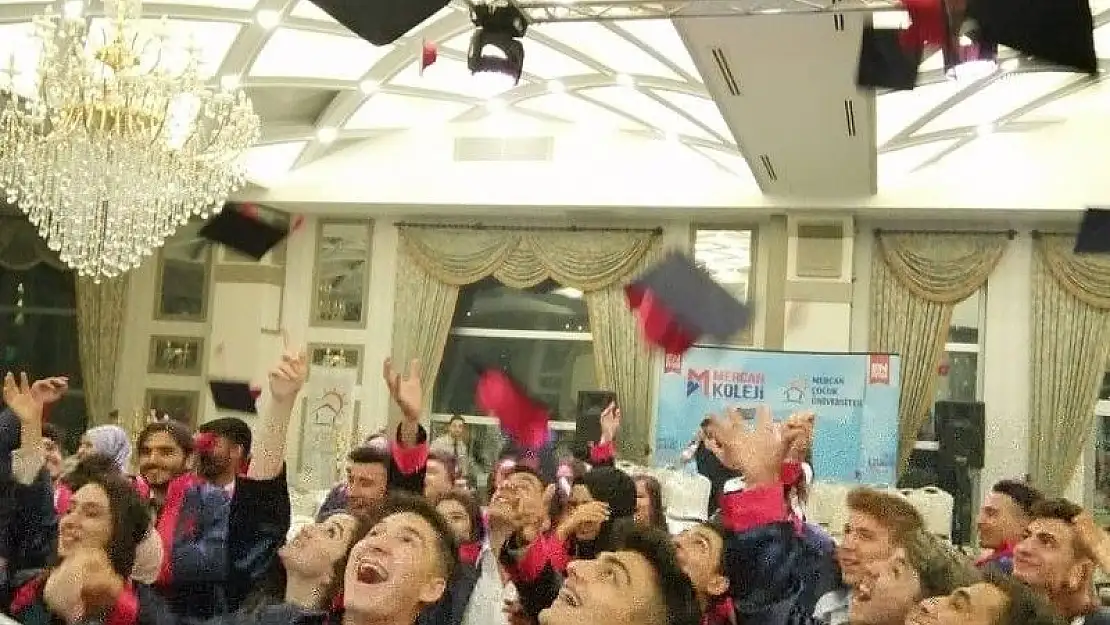 'Mercan Kolejinde mezuniyet töreni'