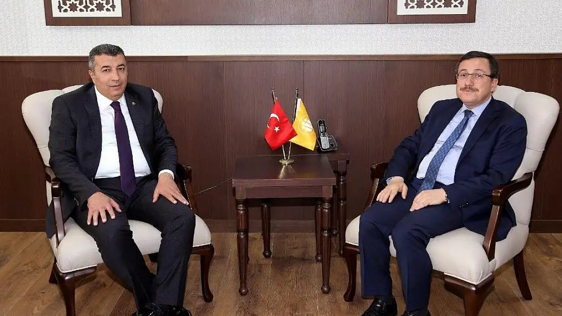 'Özcan´dan Rektör Kızılay´a ziyaret'