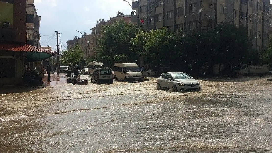 'Elazığ´da şiddetli yağış sele neden oldu'