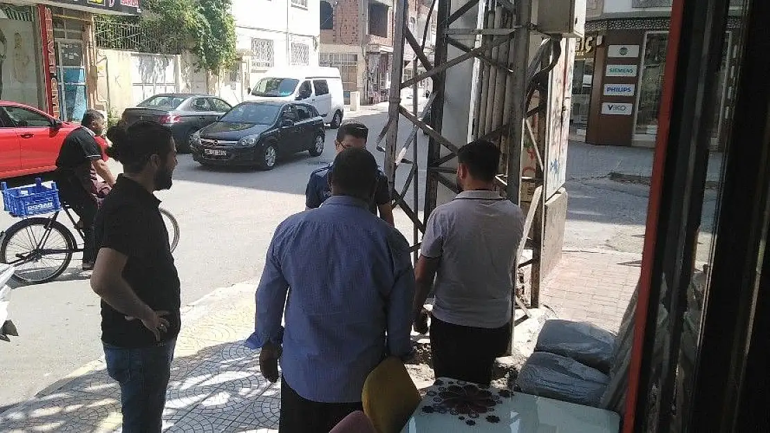 'Mahallede ''elektrik kaçağı'' paniği'