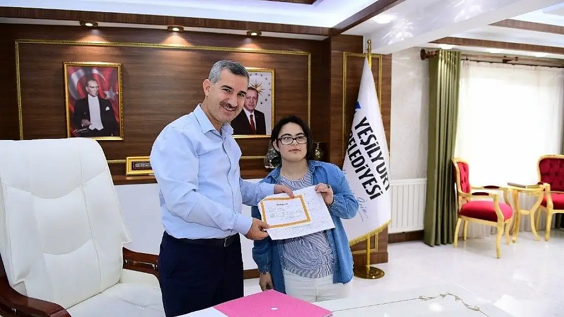 'Down Sendromlu İrem Yeşilyurt Belediyesinde staj yaptı'