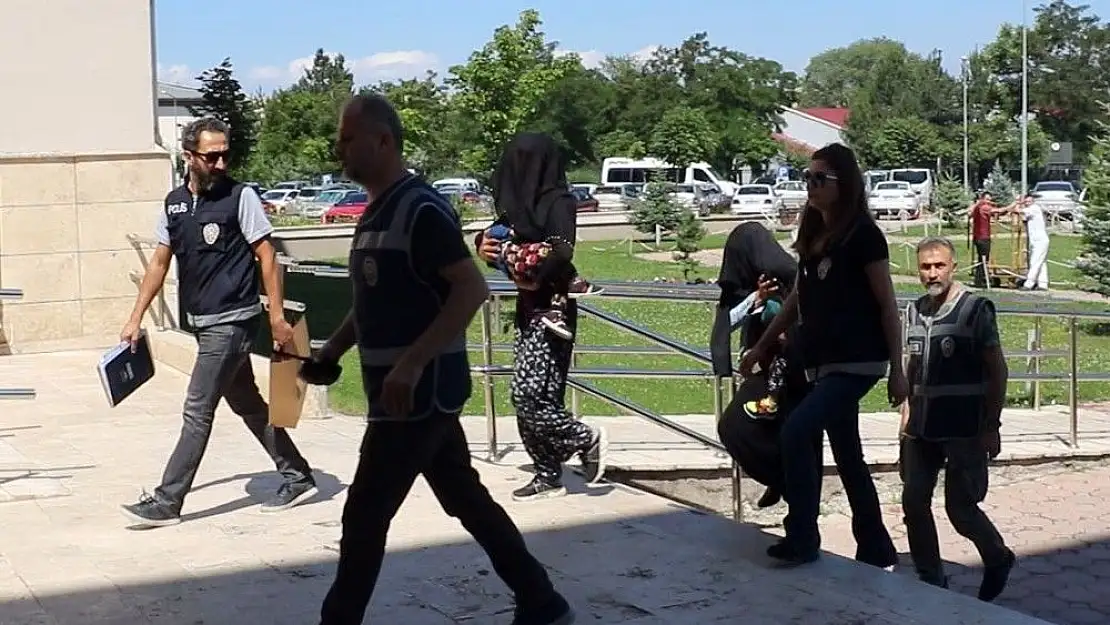 'Nineyi gözü yaşlı bırakan hırsızlar bir günde yakalandı'