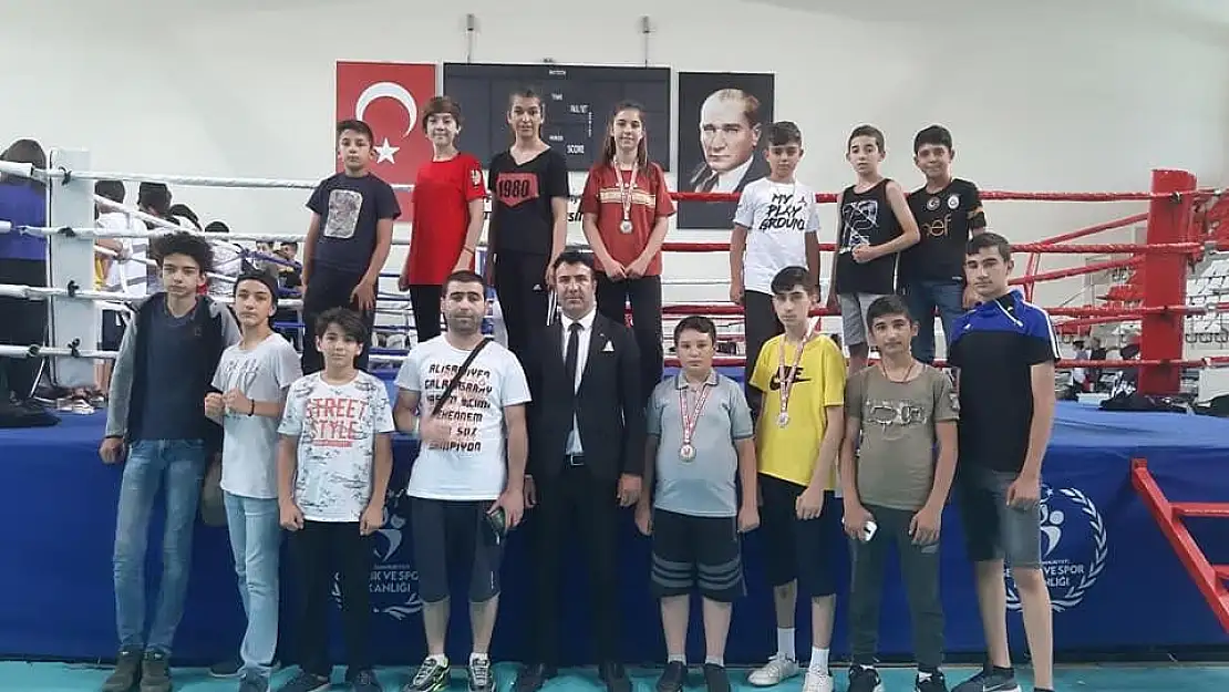 'Malatya sporcular muaythai şampiyonasında 5 madalya aldı'