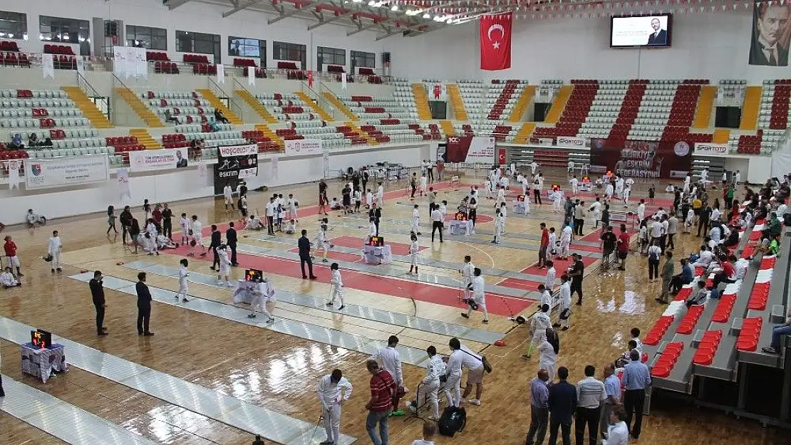 'Eskrim Türkiye Şampiyonası Sivas´ta başladı'