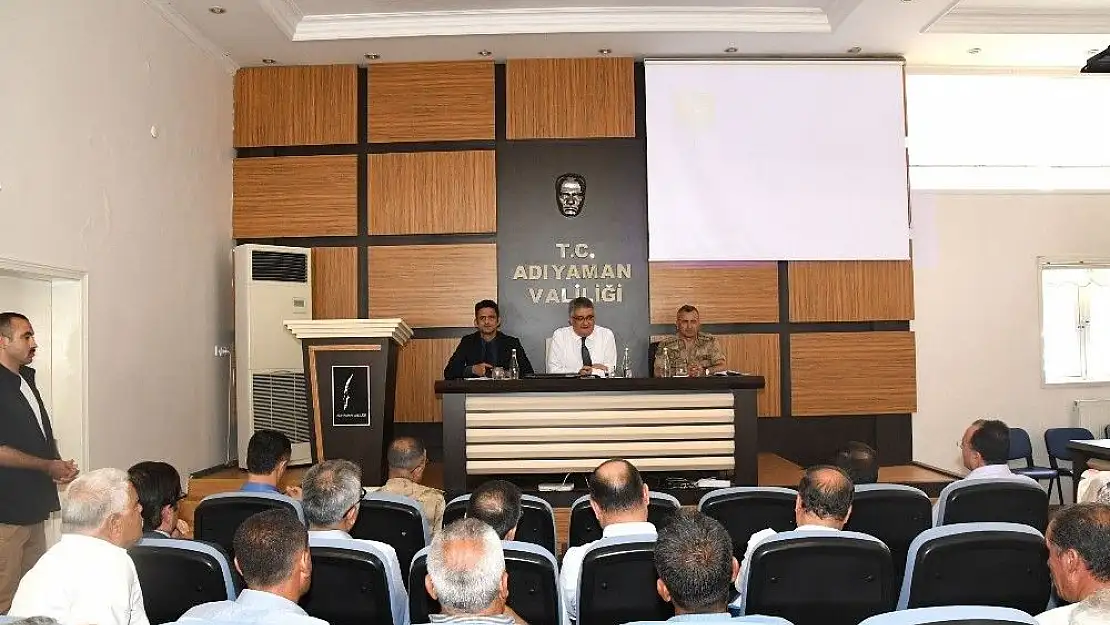 'Vali Pekmez, köy muhtarlarıyla bir araya geldi'