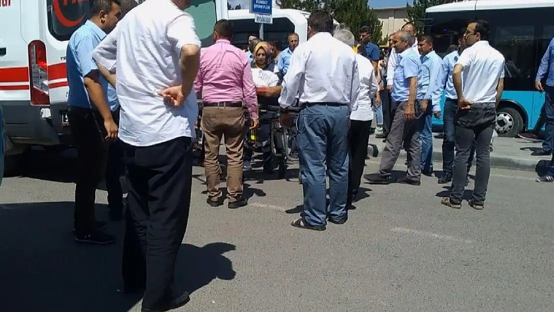 'Halk otobüsünün çarptığı yaşlı adam yaralandı'