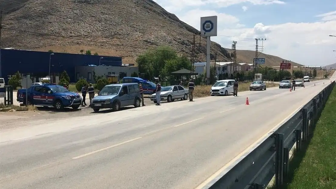 'Jandarma huzur uygulamasında 35 şahıs yakaladı'